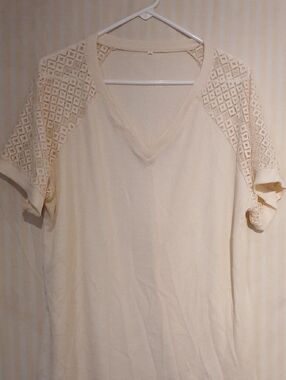 Women's Cream V-Neck Short Sleeve Top with Lace Detail